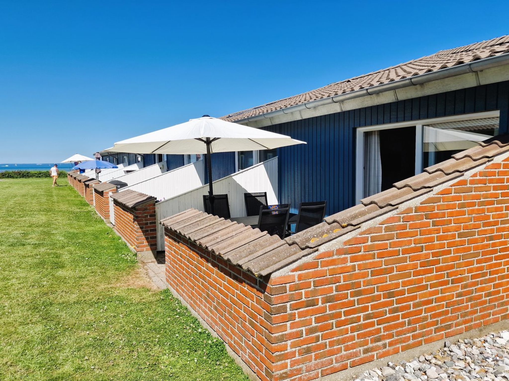 "Emira" - 50m from the sea - Buiten