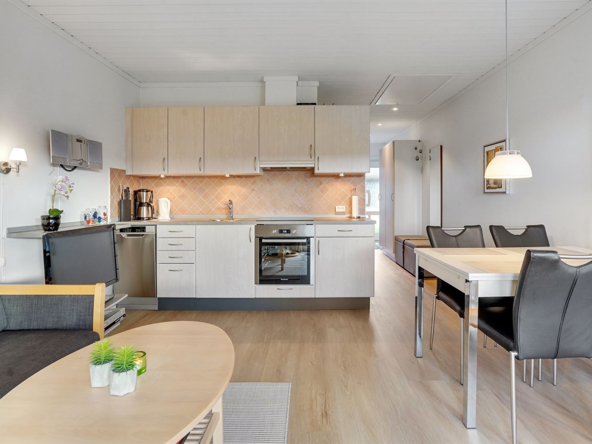 "Elevus" - 10m from the sea-Binnen