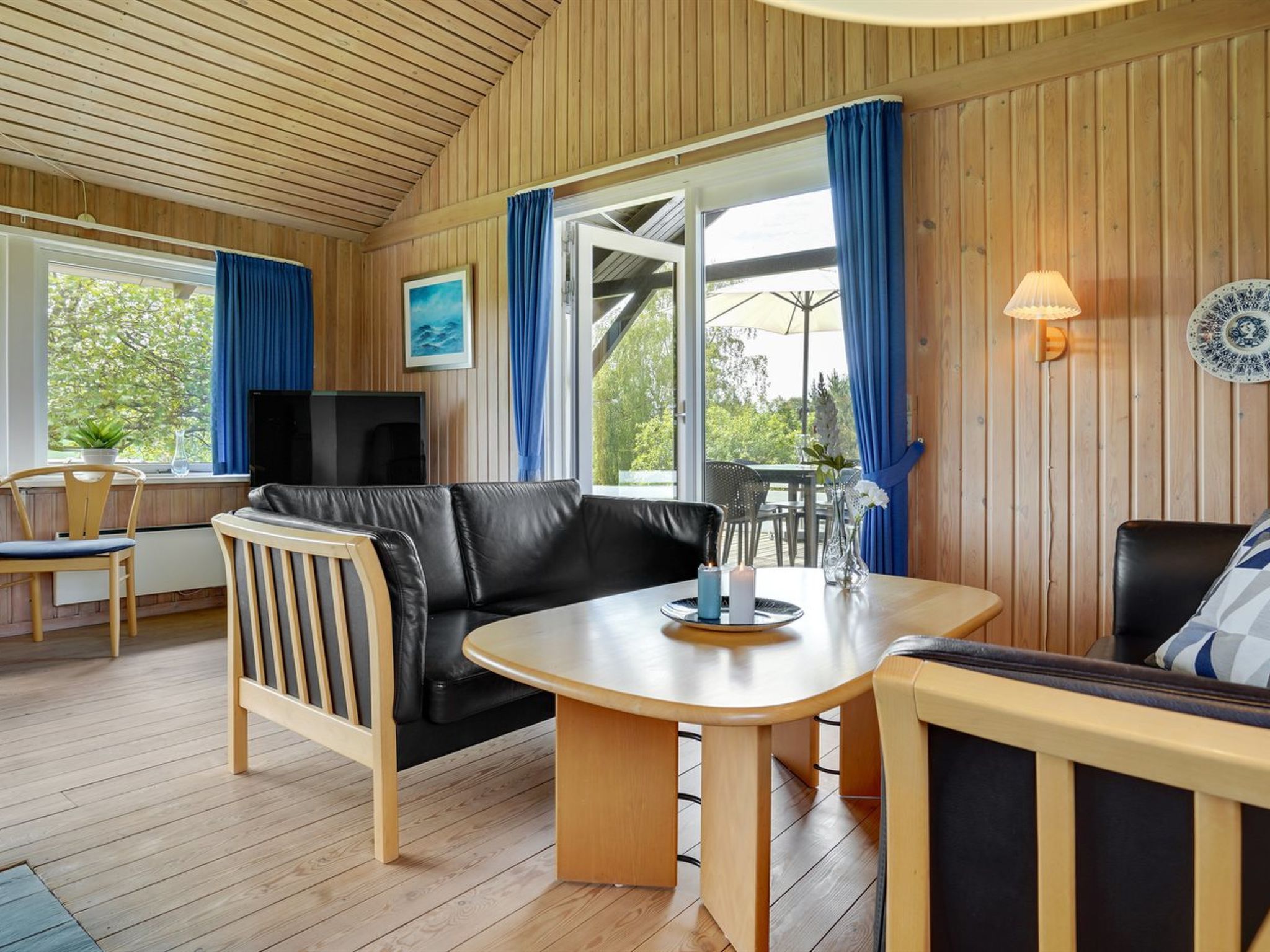 "Janne" - 400m from the sea - Binnen