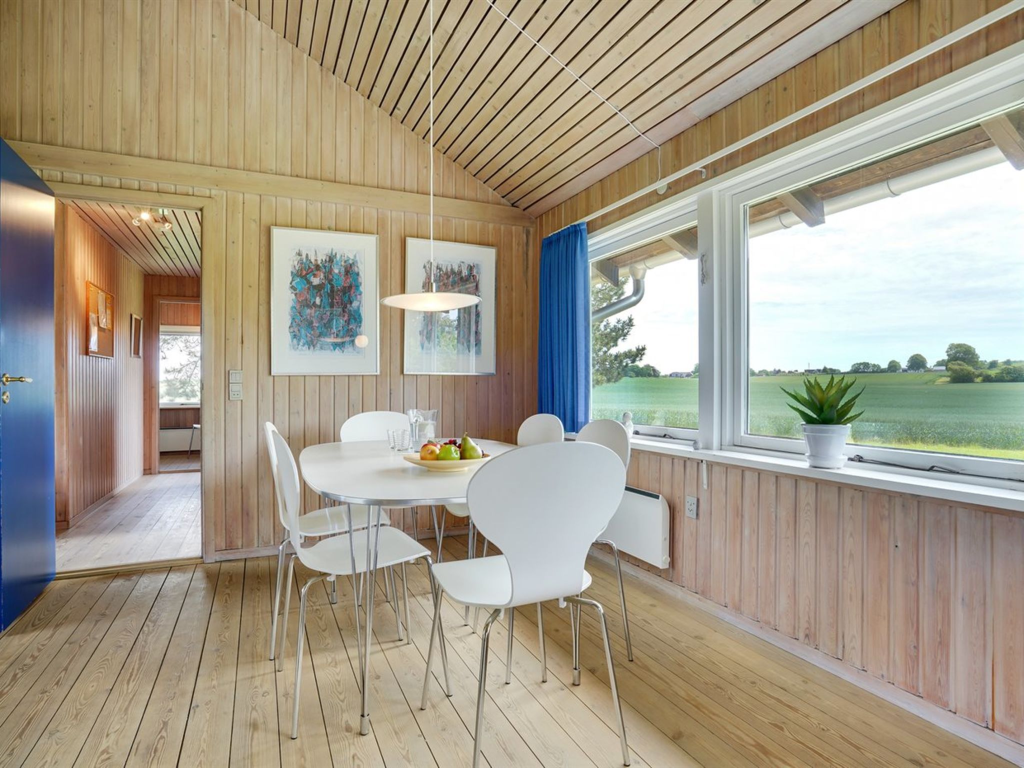 "Janne" - 400m from the sea - Binnen