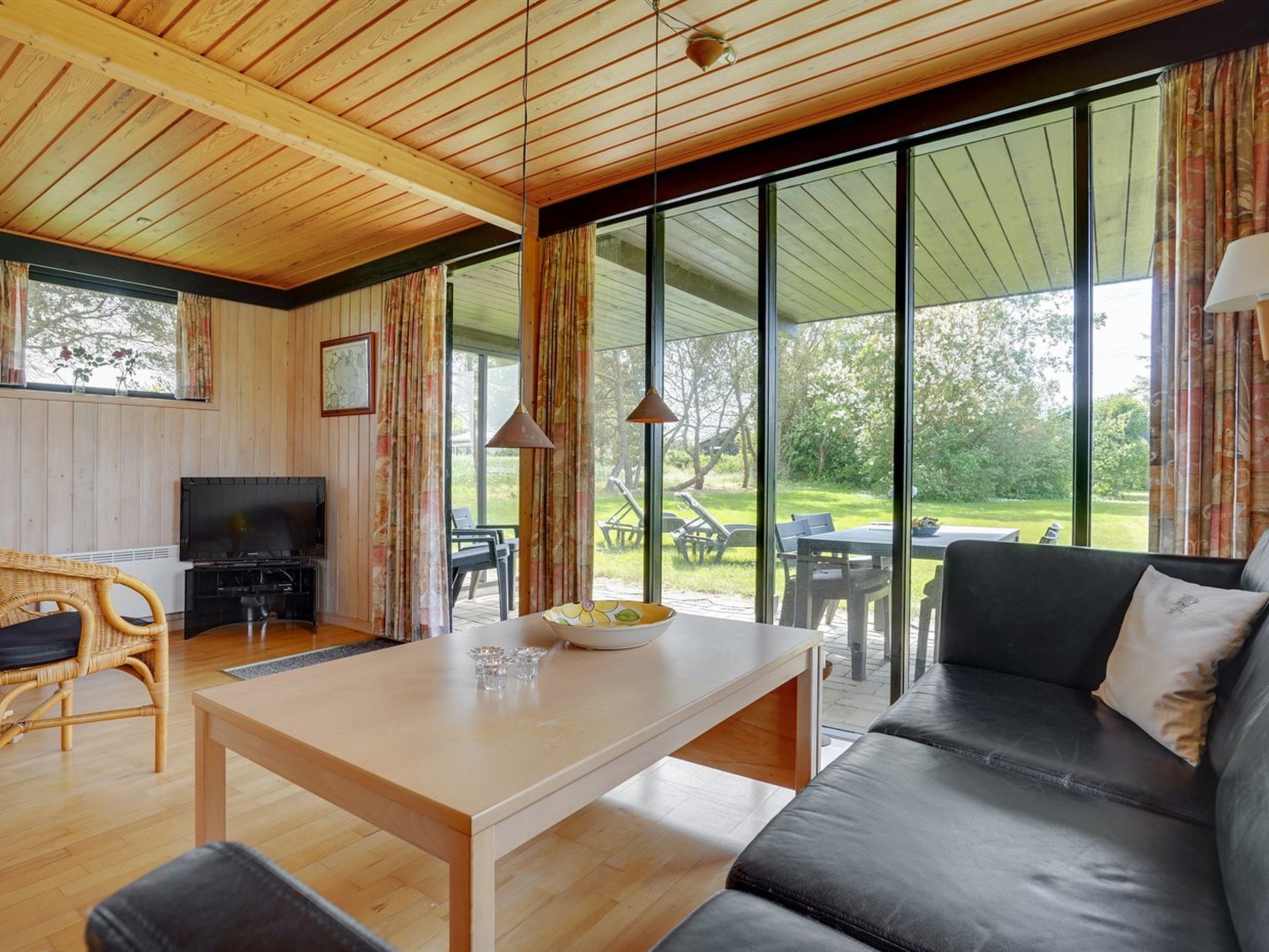 "Veljan" - 400m from the sea - Binnen