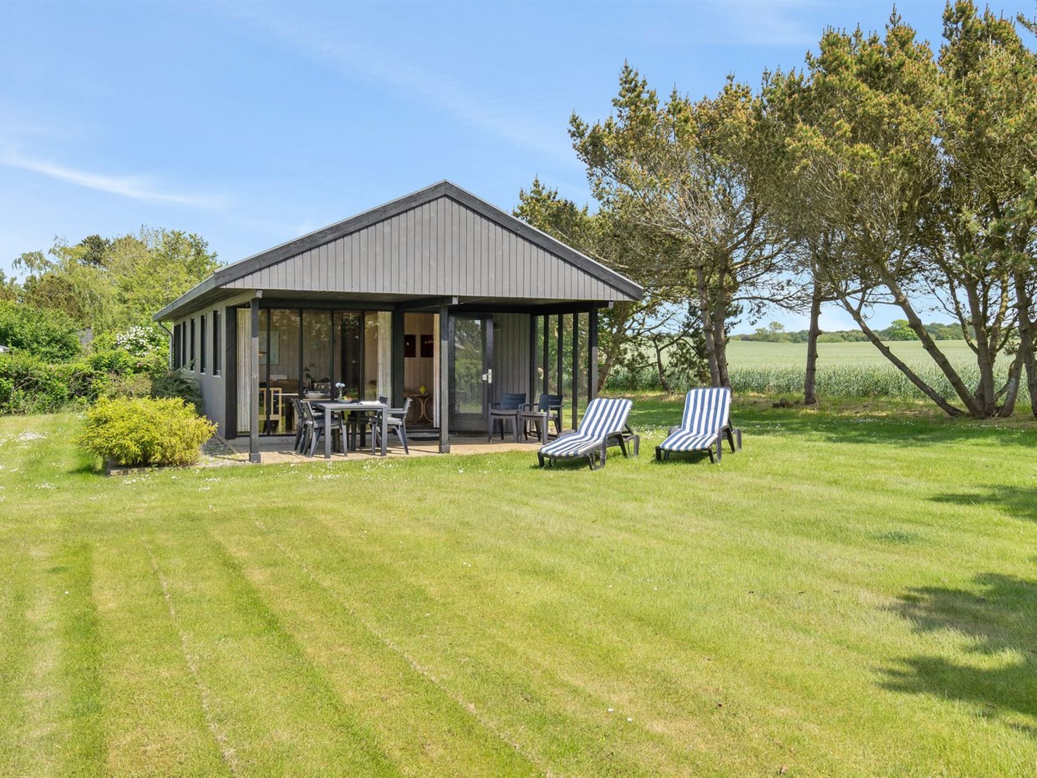 "Veljan" - 400m from the sea - Buiten