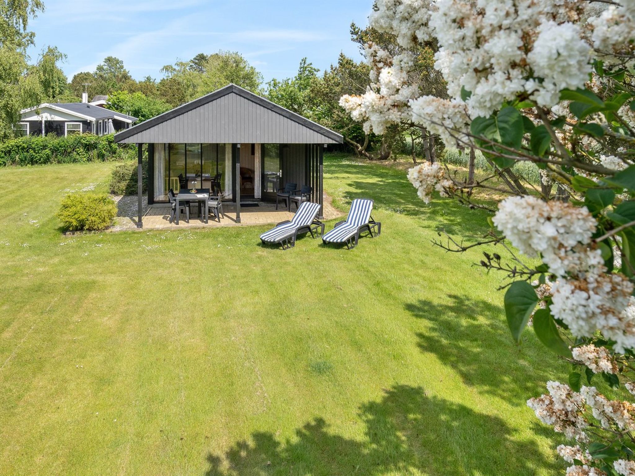 "Veljan" - 400m from the sea - Buiten