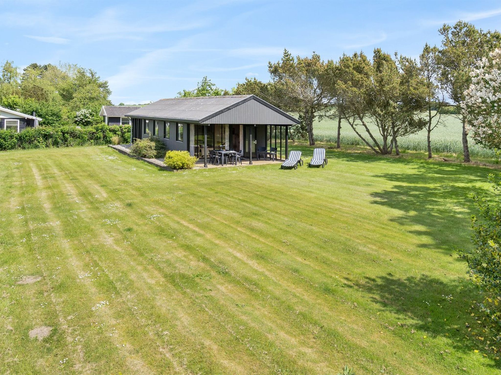 "Veljan" - 400m from the sea - Buiten