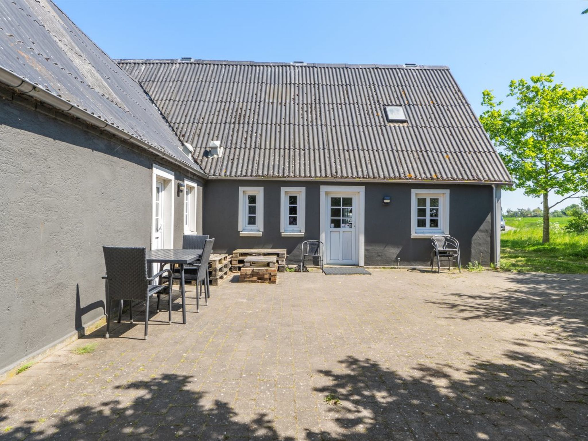 "Eliane" - 1.8km from the sea