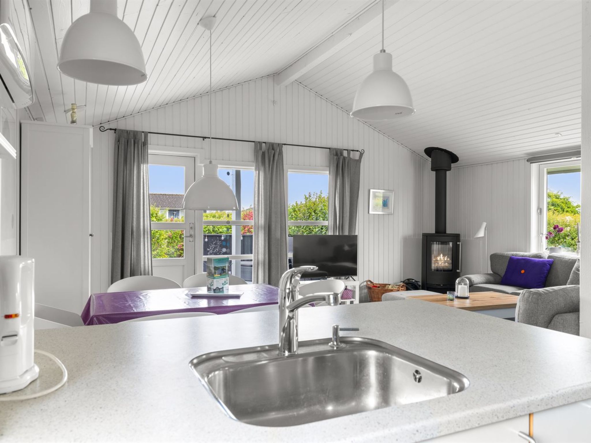 "Maaria" - 400m from the sea-Binnen