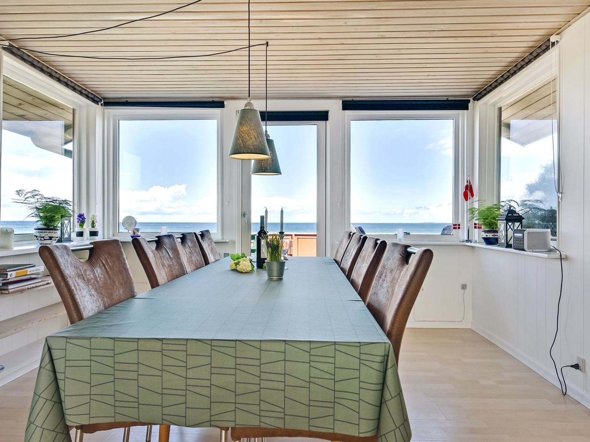 "Eldar" - 5m from the sea-Binnen