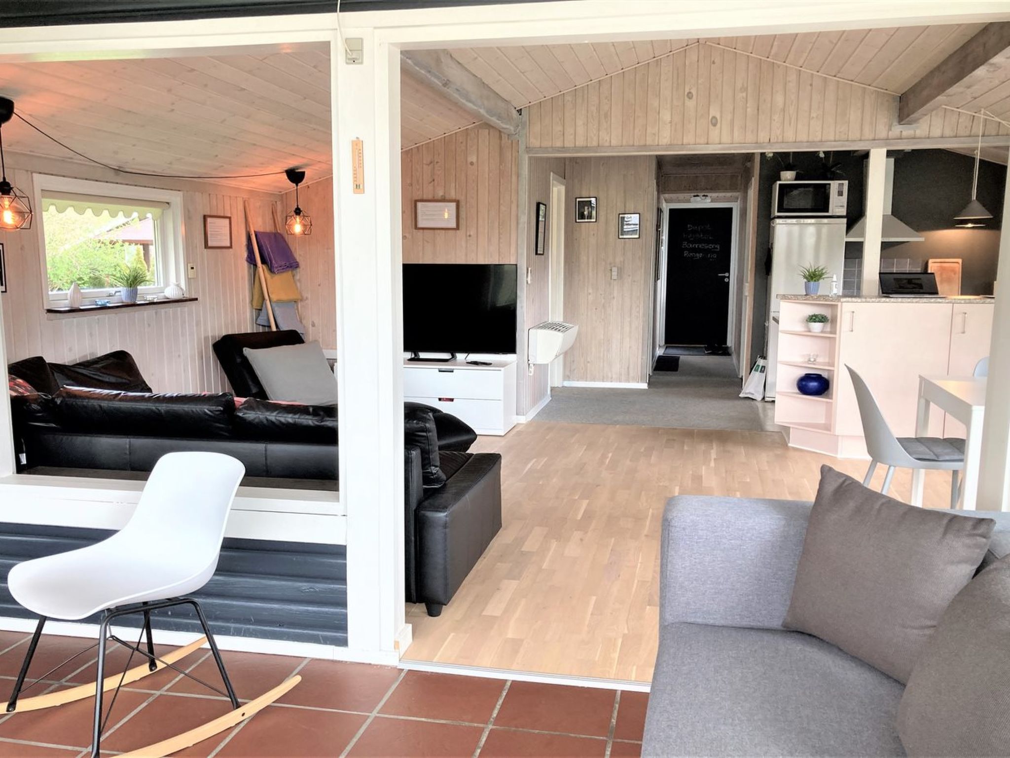 "Aleksa" - 400m from the sea - Binnen