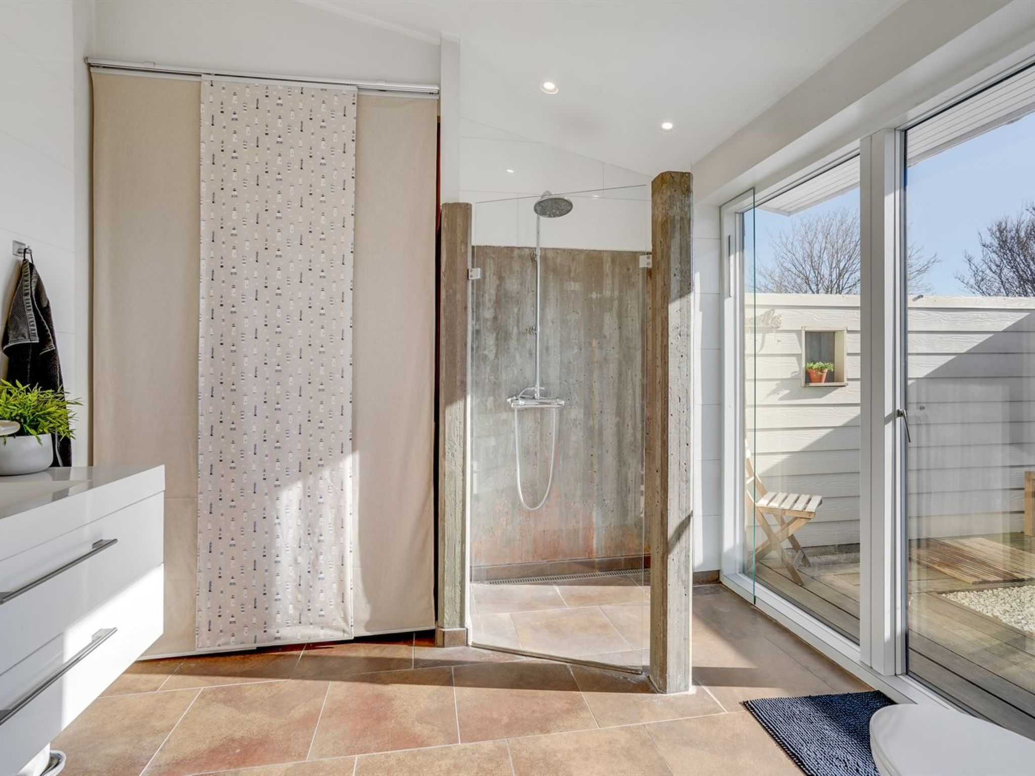 "Biorn" - 70m from the sea-Binnen