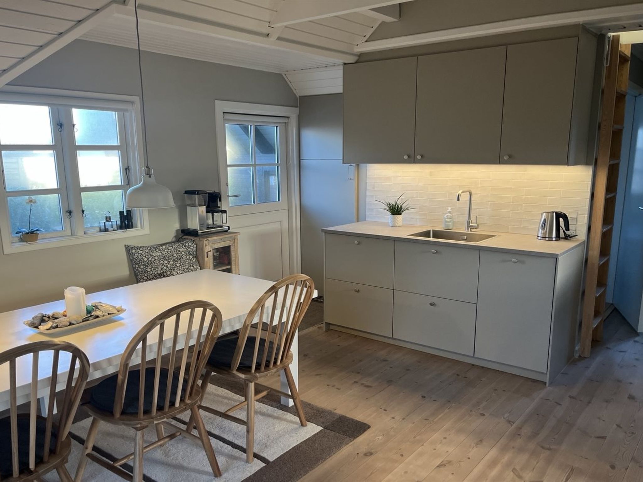 Photo of "Ulv" - 25m from the sea