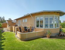 Authentiek vakantiehuis op slechts 5 meter van de zee in Otterup - thumbnail 1