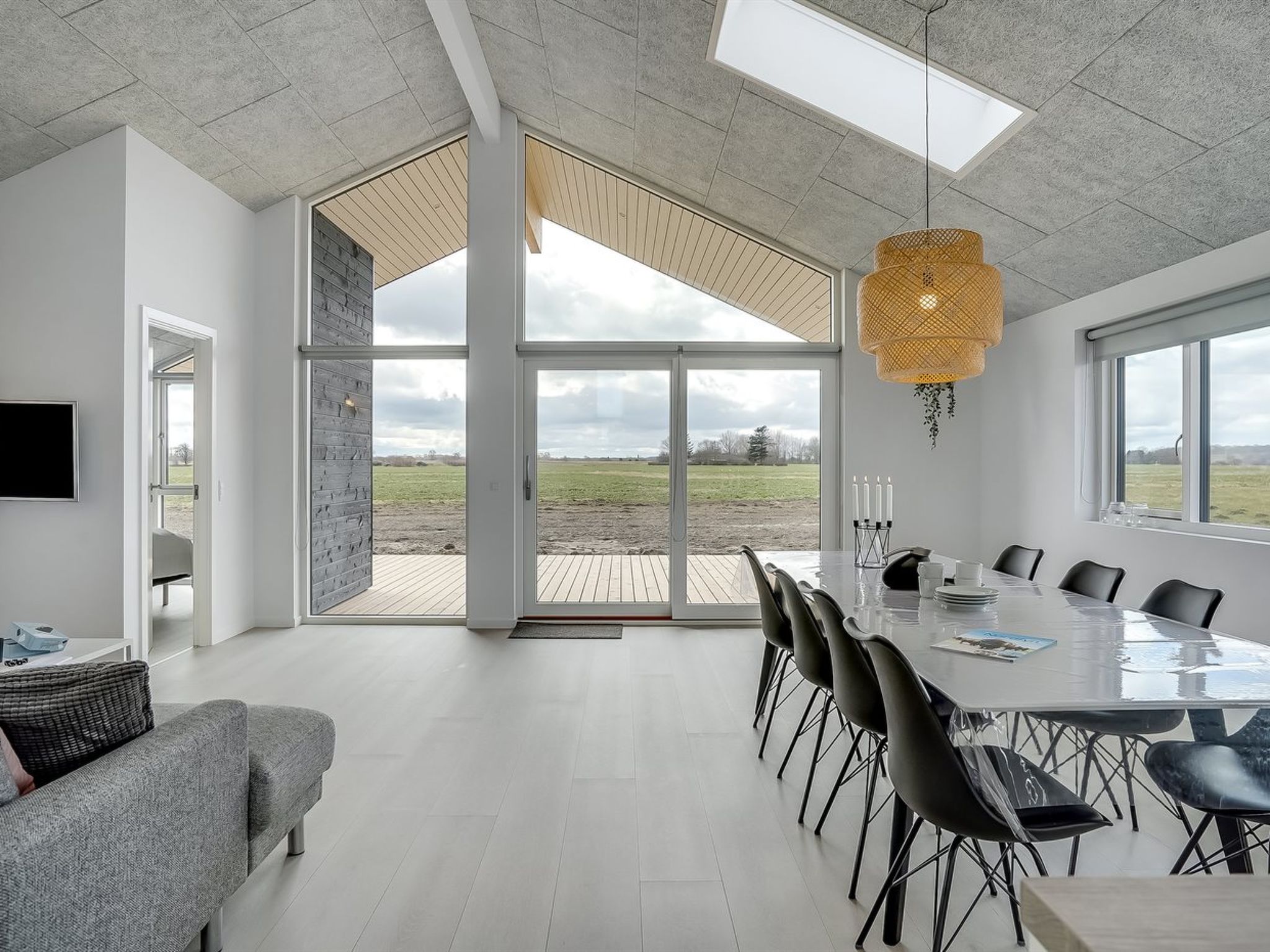 "Thalie" - 400m from the sea