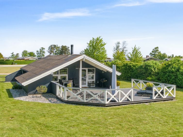 Vakantiehuis met open haard in Otterup op 400 meter van zee in Otterup