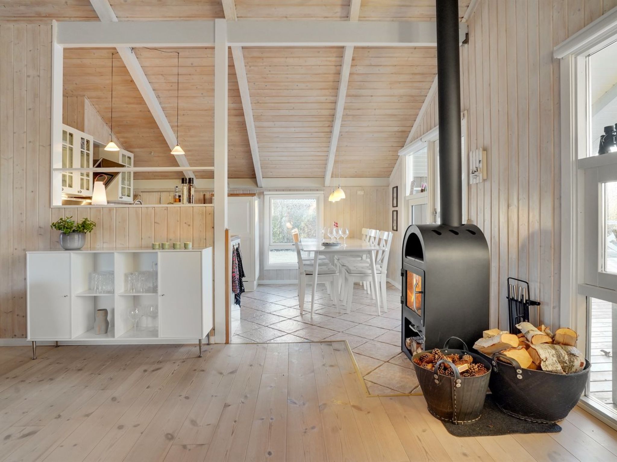 "Nilsa" - 400m from the sea - Binnen