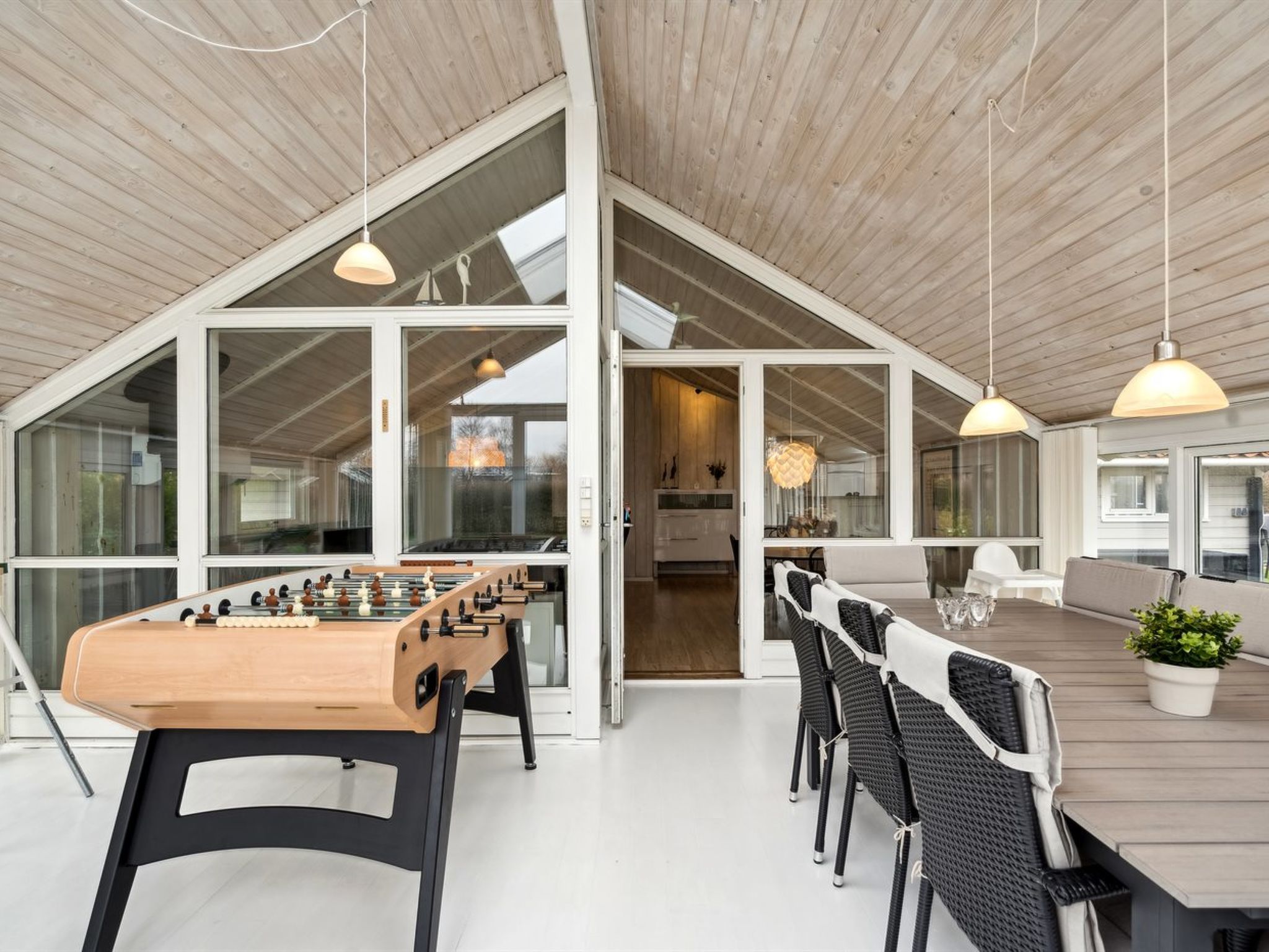 "Chrisse" - 250m from the sea - Binnen