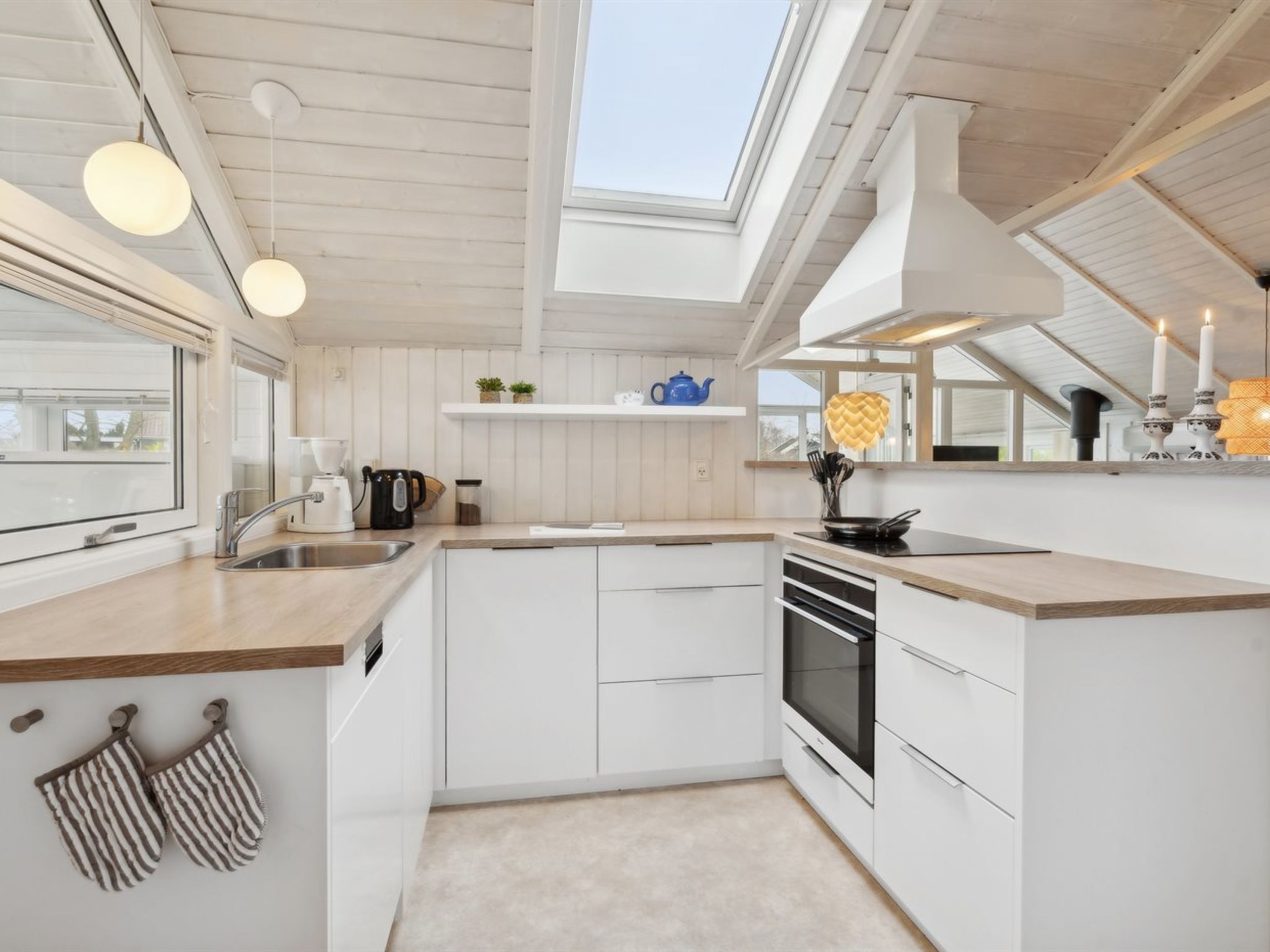 "Chrisse" - 250m from the sea - Binnen