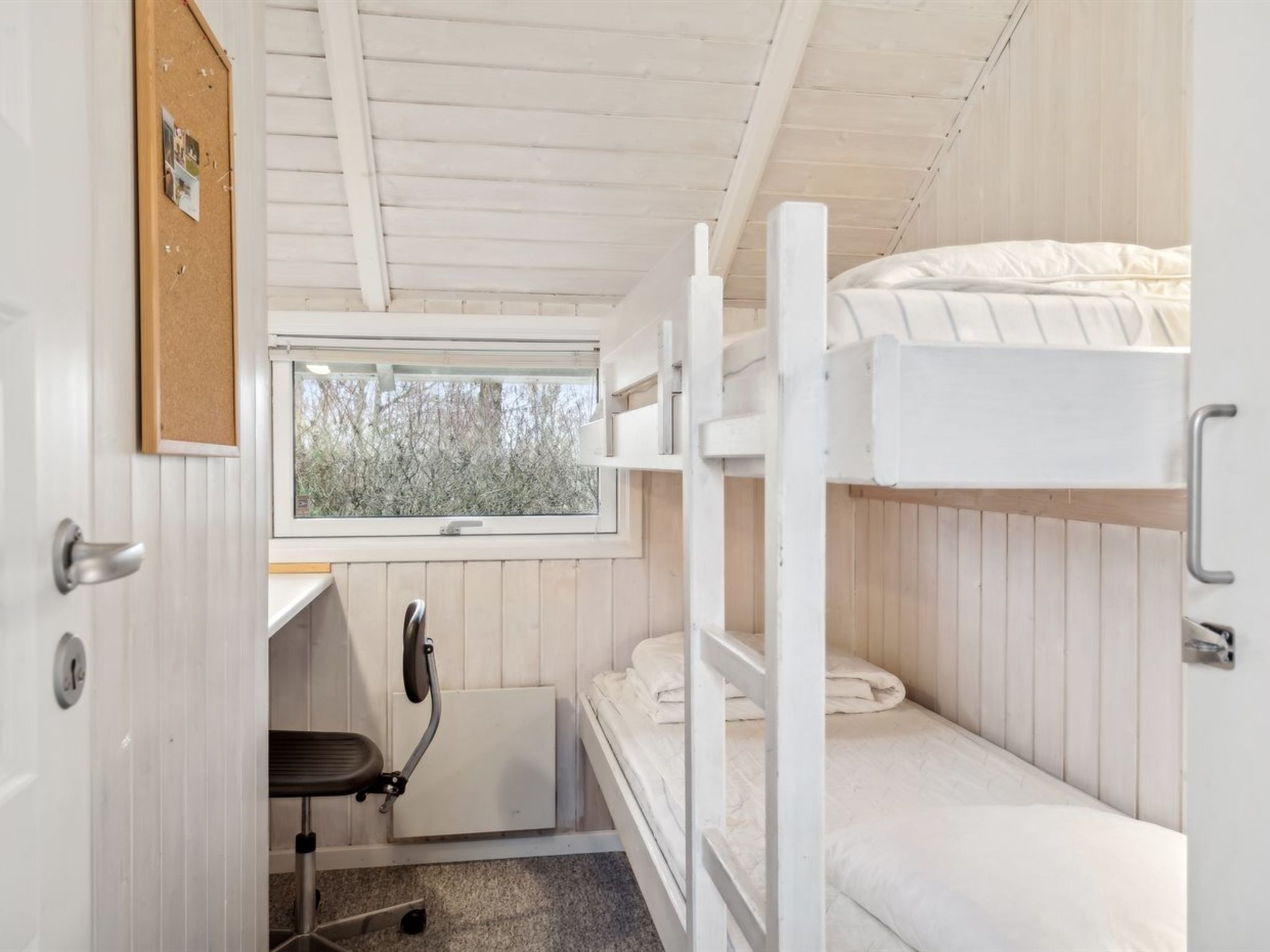 "Chrisse" - 250m from the sea - Binnen