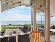 4-persoons vakantiehuis met sauna direct aan zee in Otterup - thumbnail 5