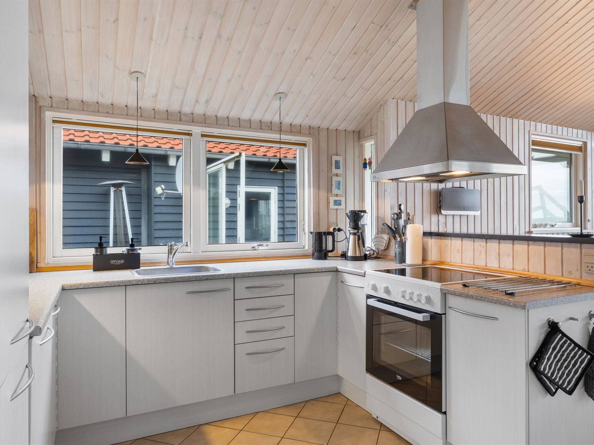 "Aswith" - 5m from the sea - Binnen