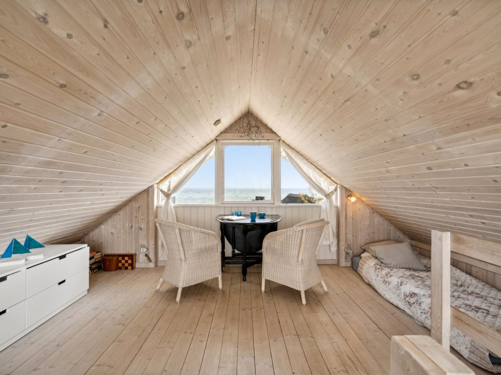 "Asgerd" - 20m from the sea - Binnen