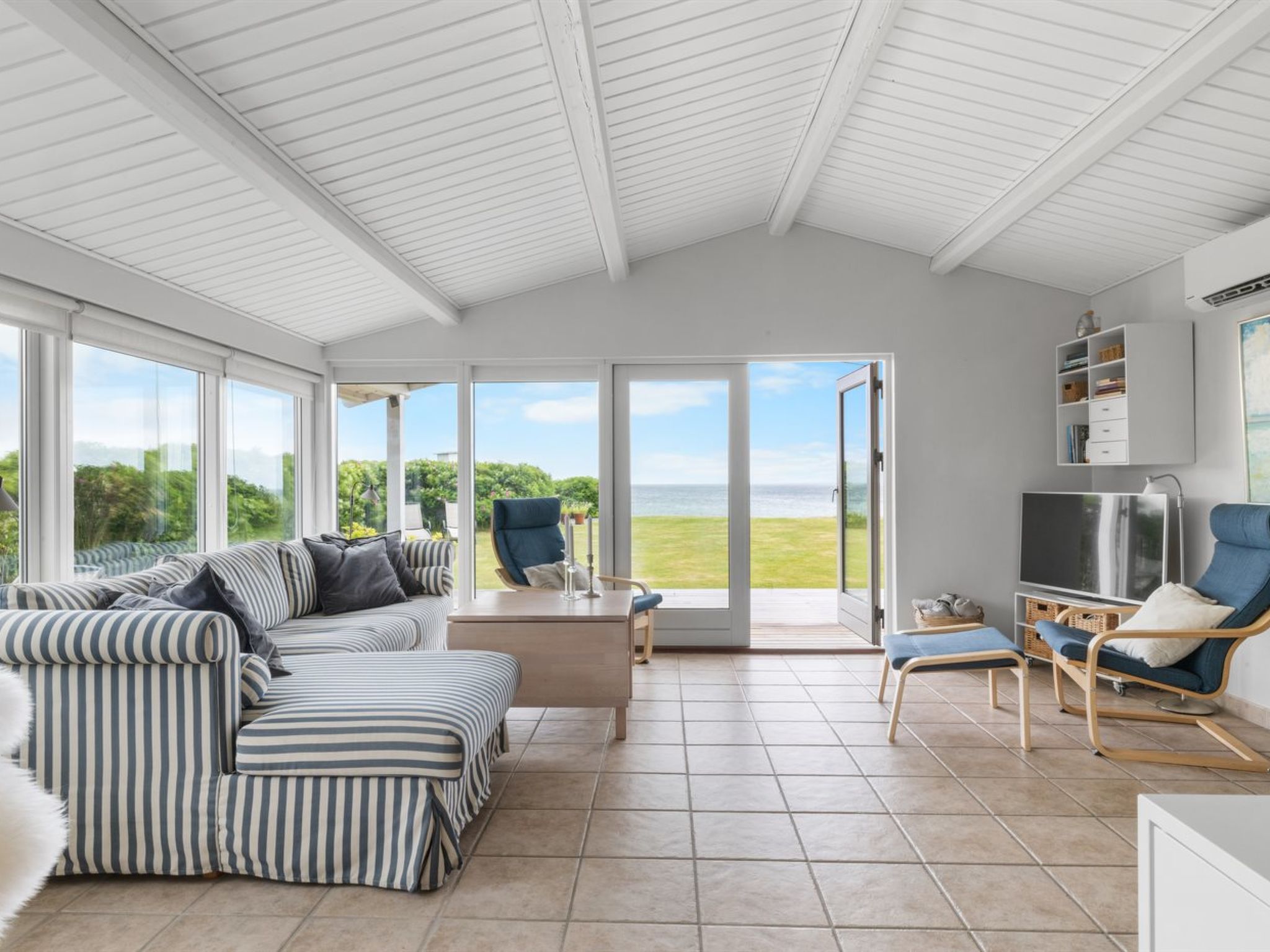 "Dimo" - 20m from the sea-Binnen