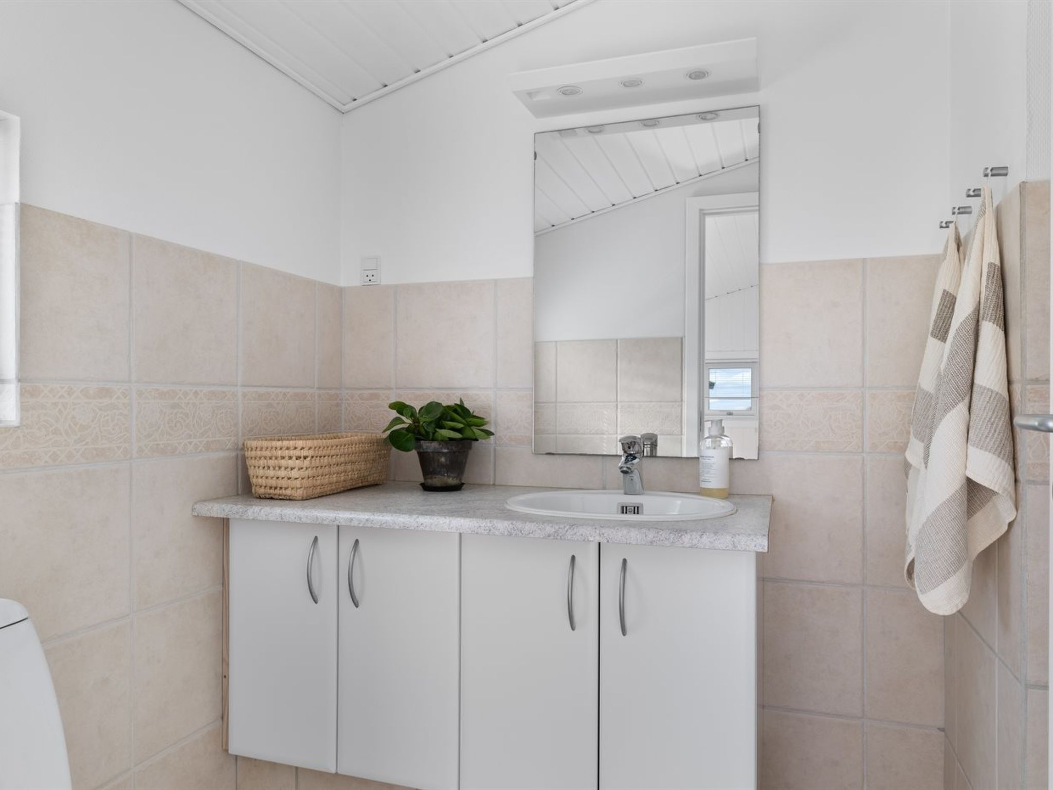 "Dimo" - 20m from the sea-Binnen