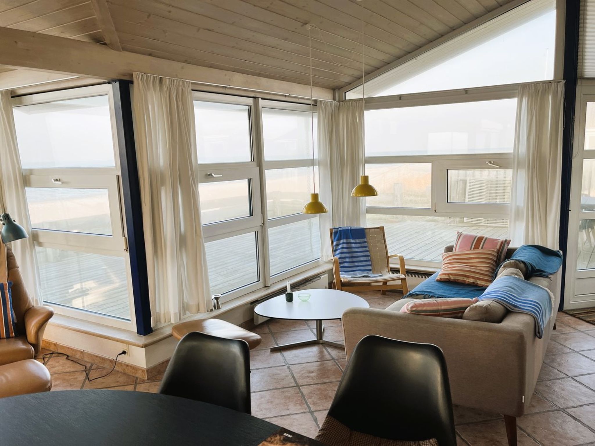 "Amila" - 10m from the sea-Binnen