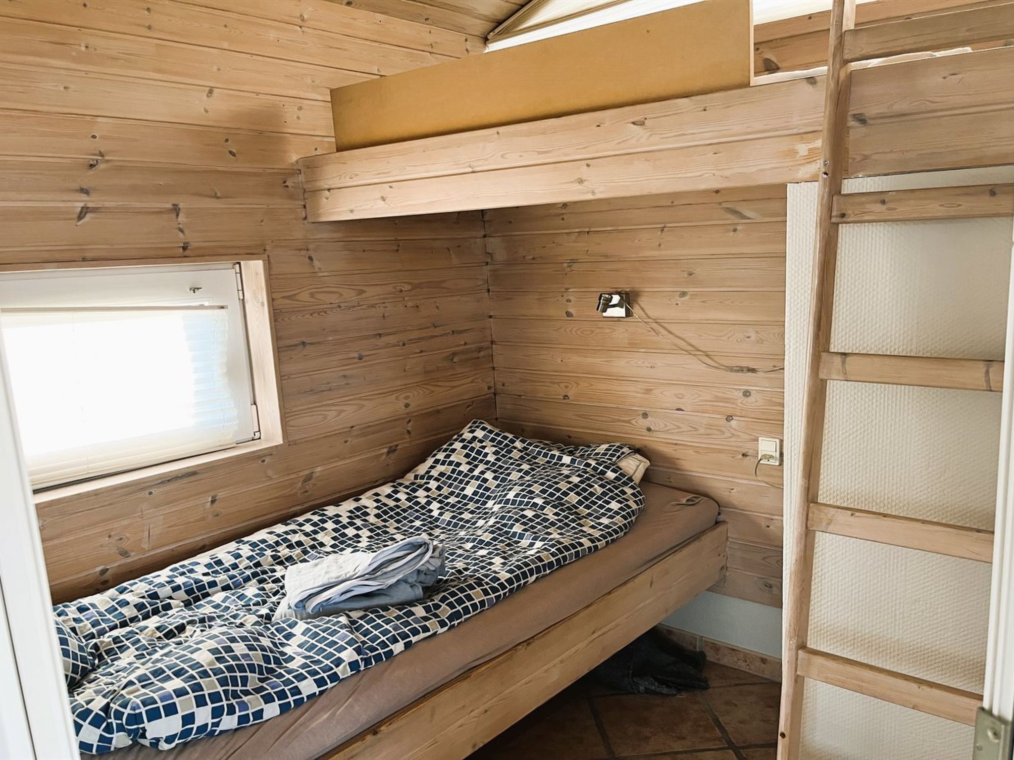 "Amila" - 10m from the sea-Binnen