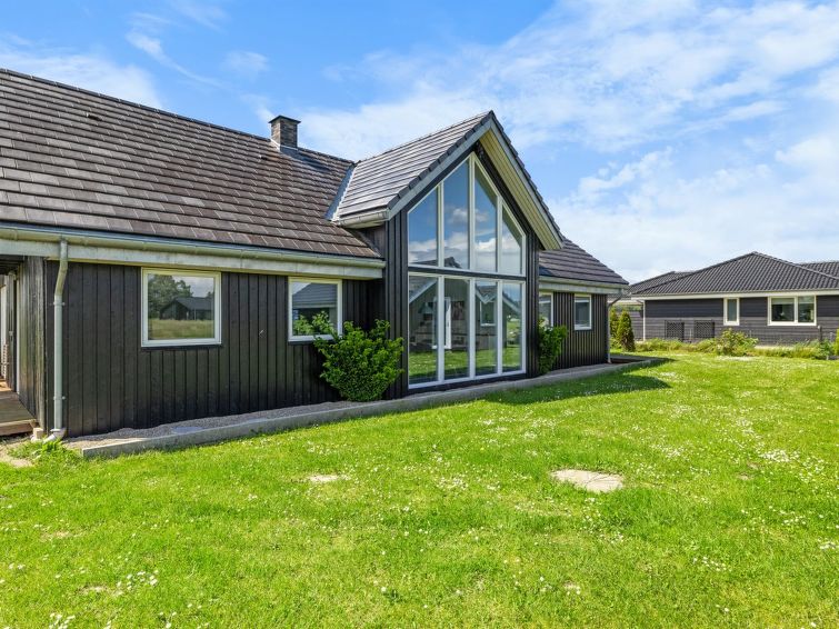 "Ung" - 460m from the sea – Otterup – Ostsee