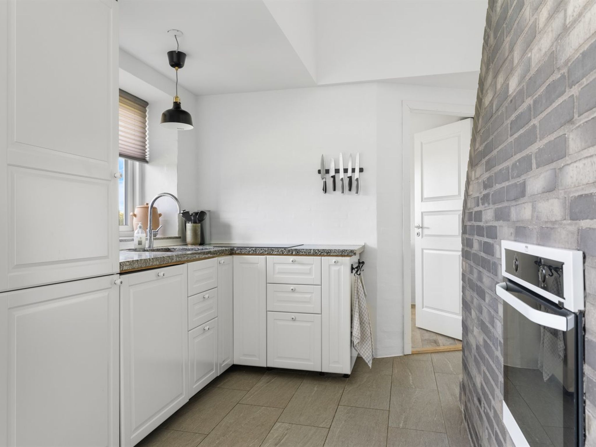 "Ung" - 460m from the sea - Inside