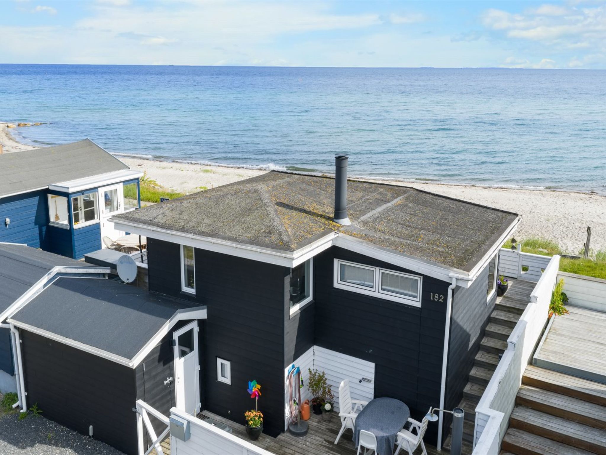 "Folkhart" - 10m from the sea