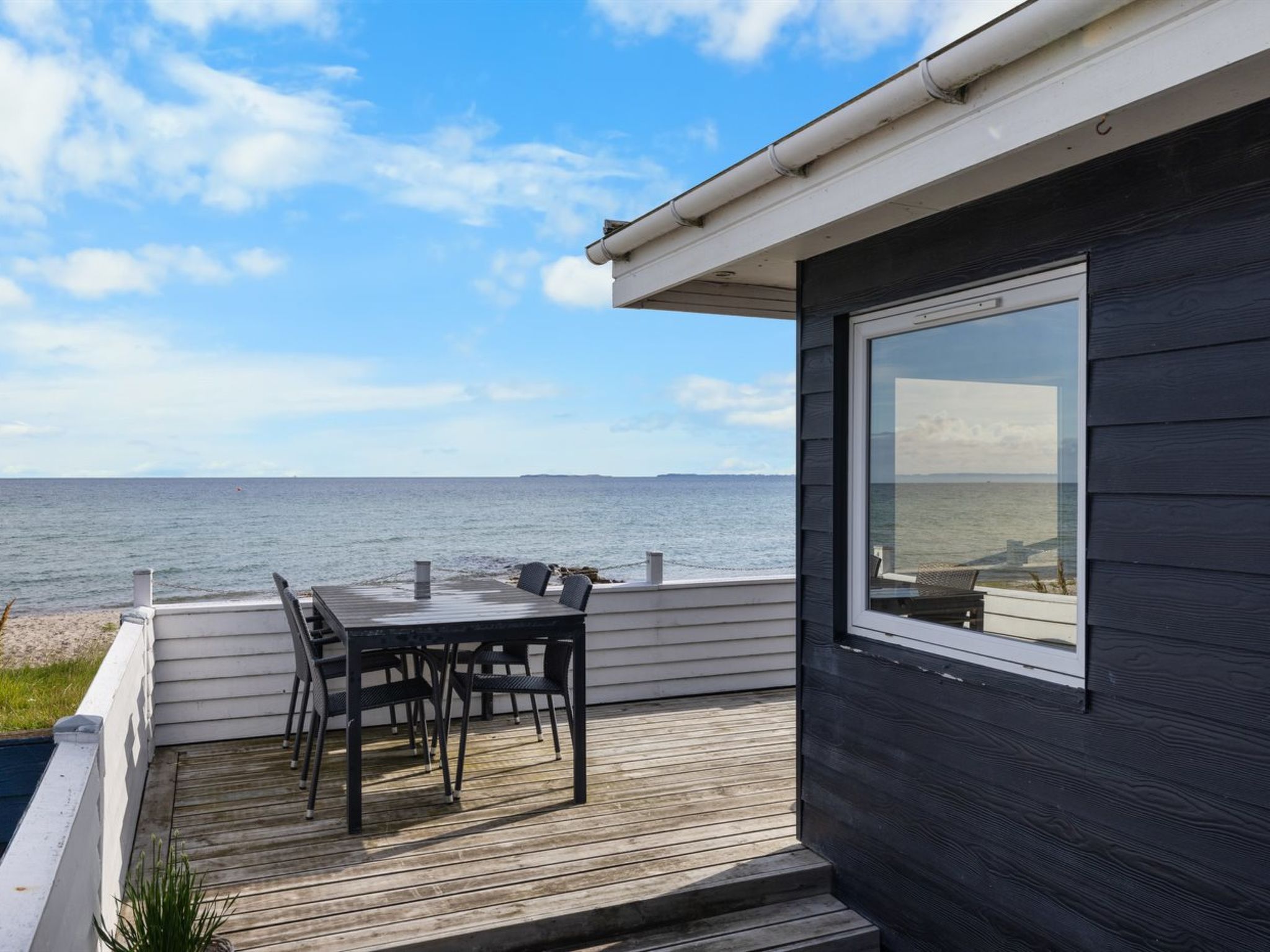"Folkhart" - 10m from the sea
