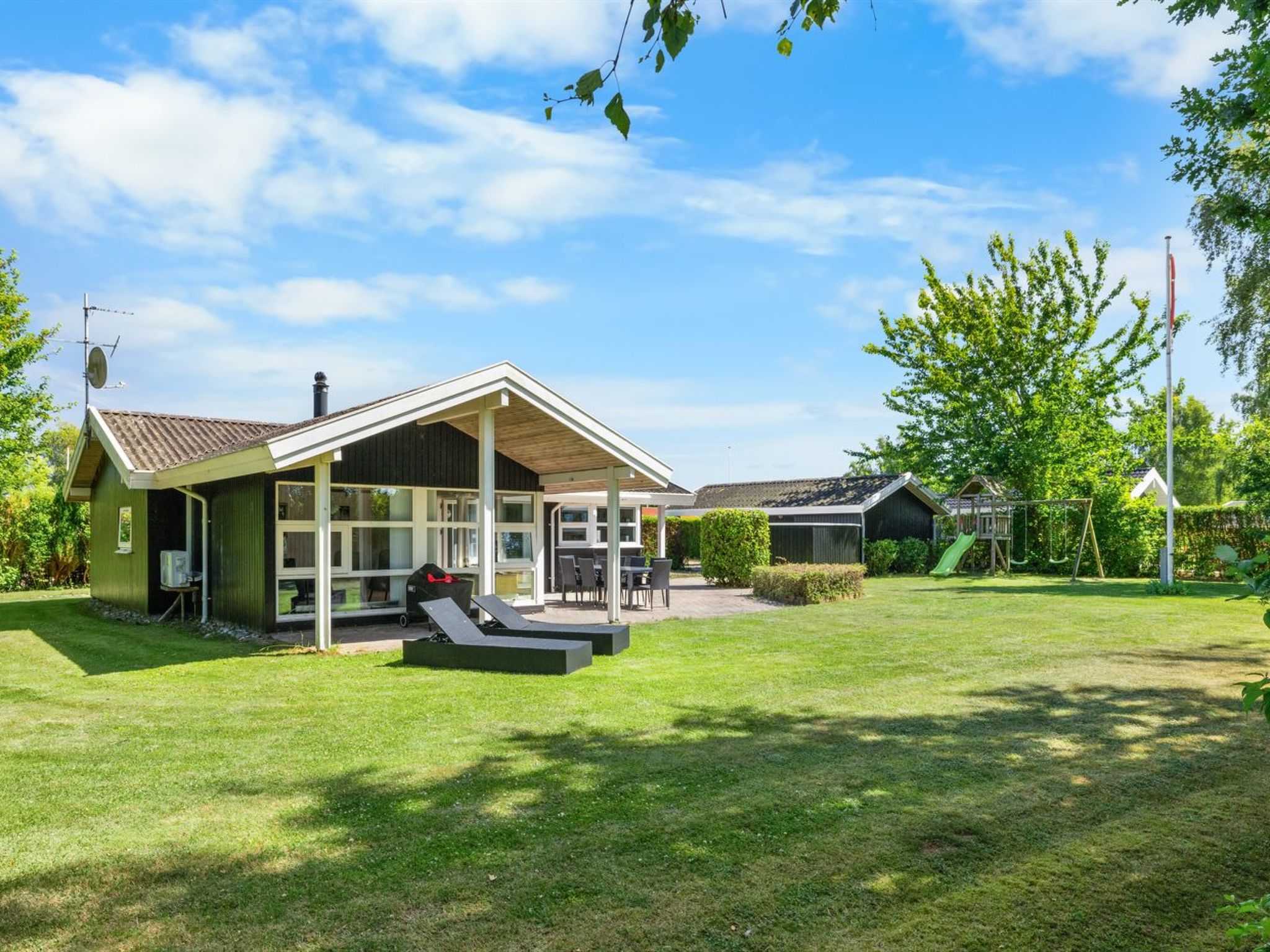 "Adser" - 275m from the sea