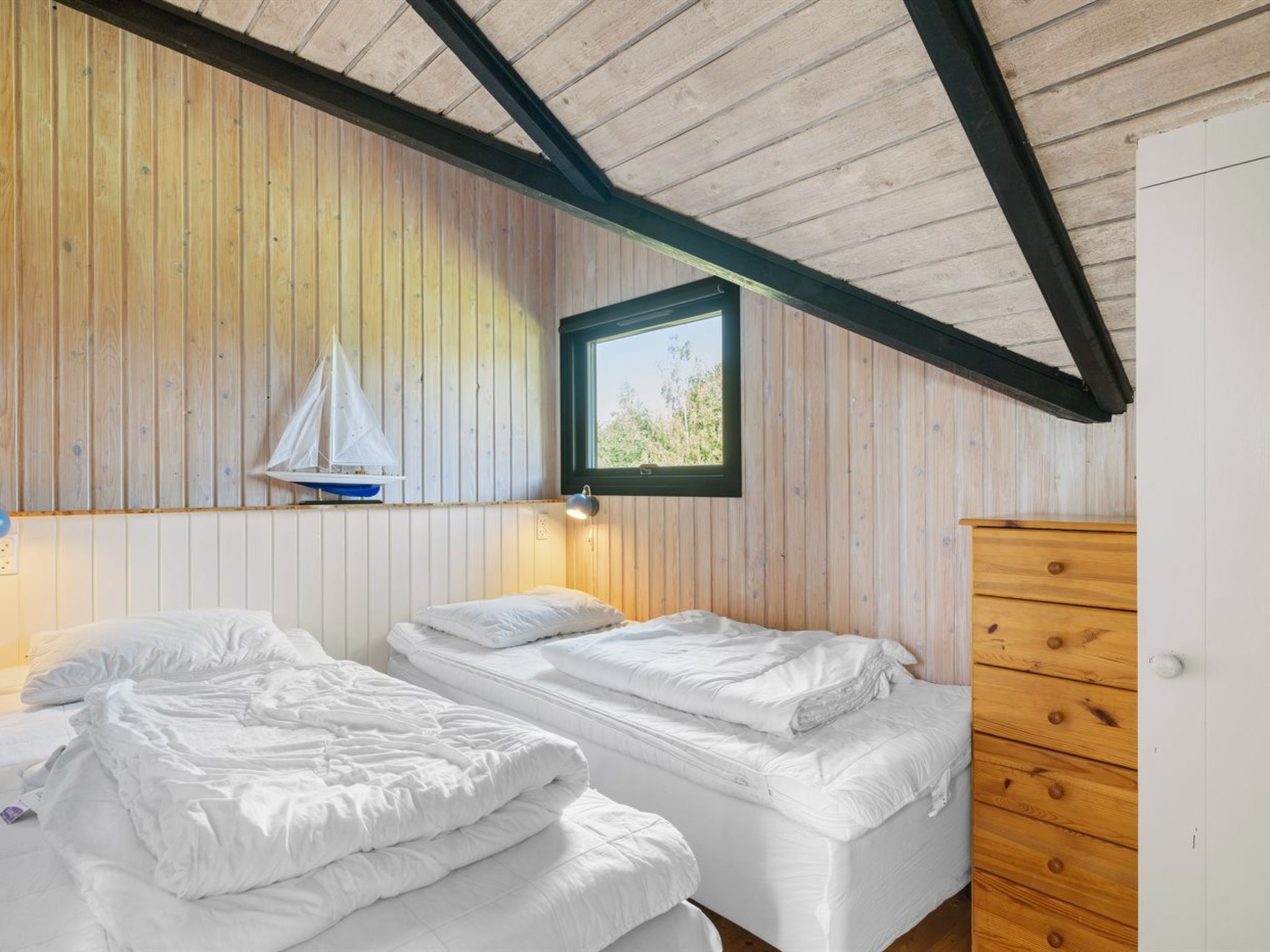 "Allin" - 350m from the sea-Binnen