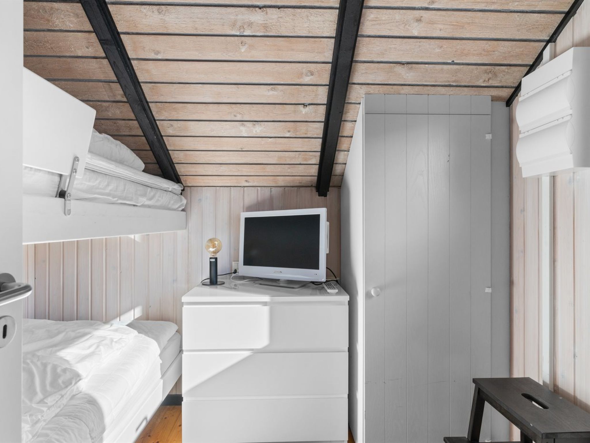 "Allin" - 350m from the sea-Binnen