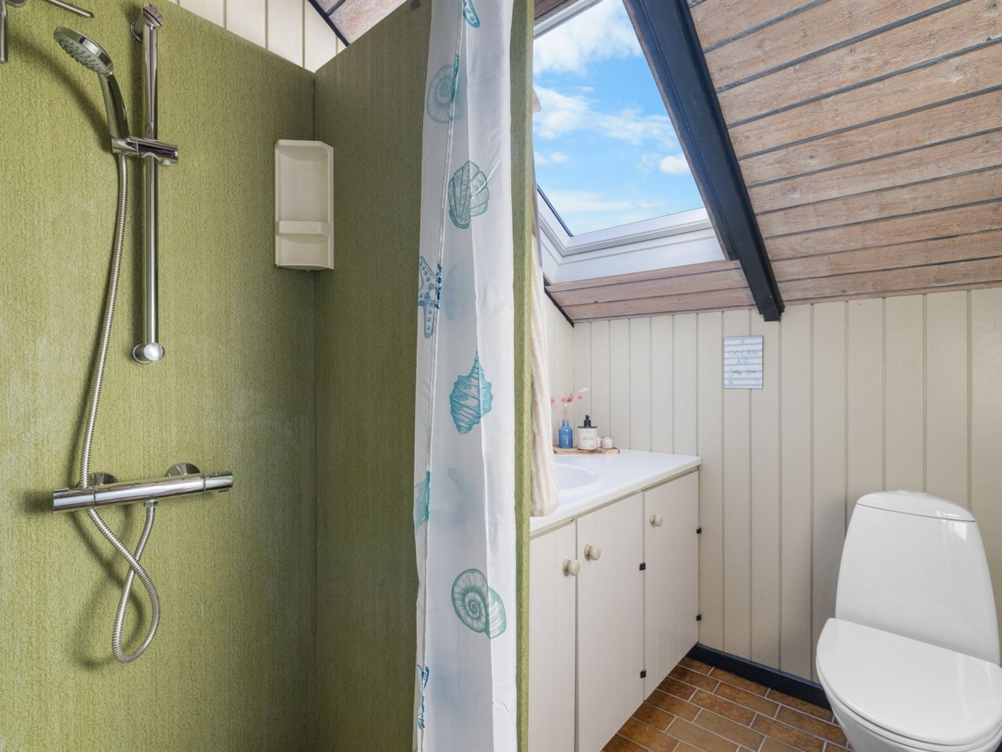 "Allin" - 350m from the sea-Binnen