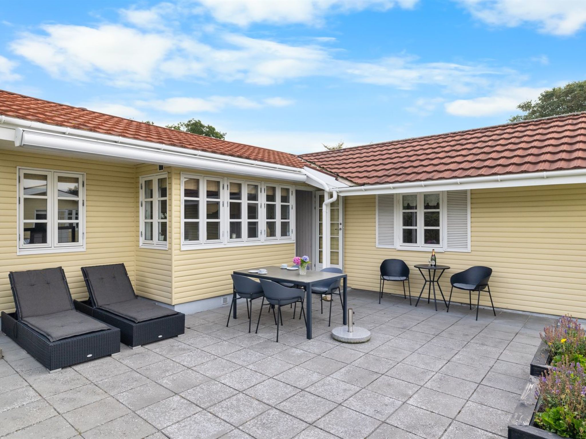 "Lenya" - 60m from the sea-Buiten