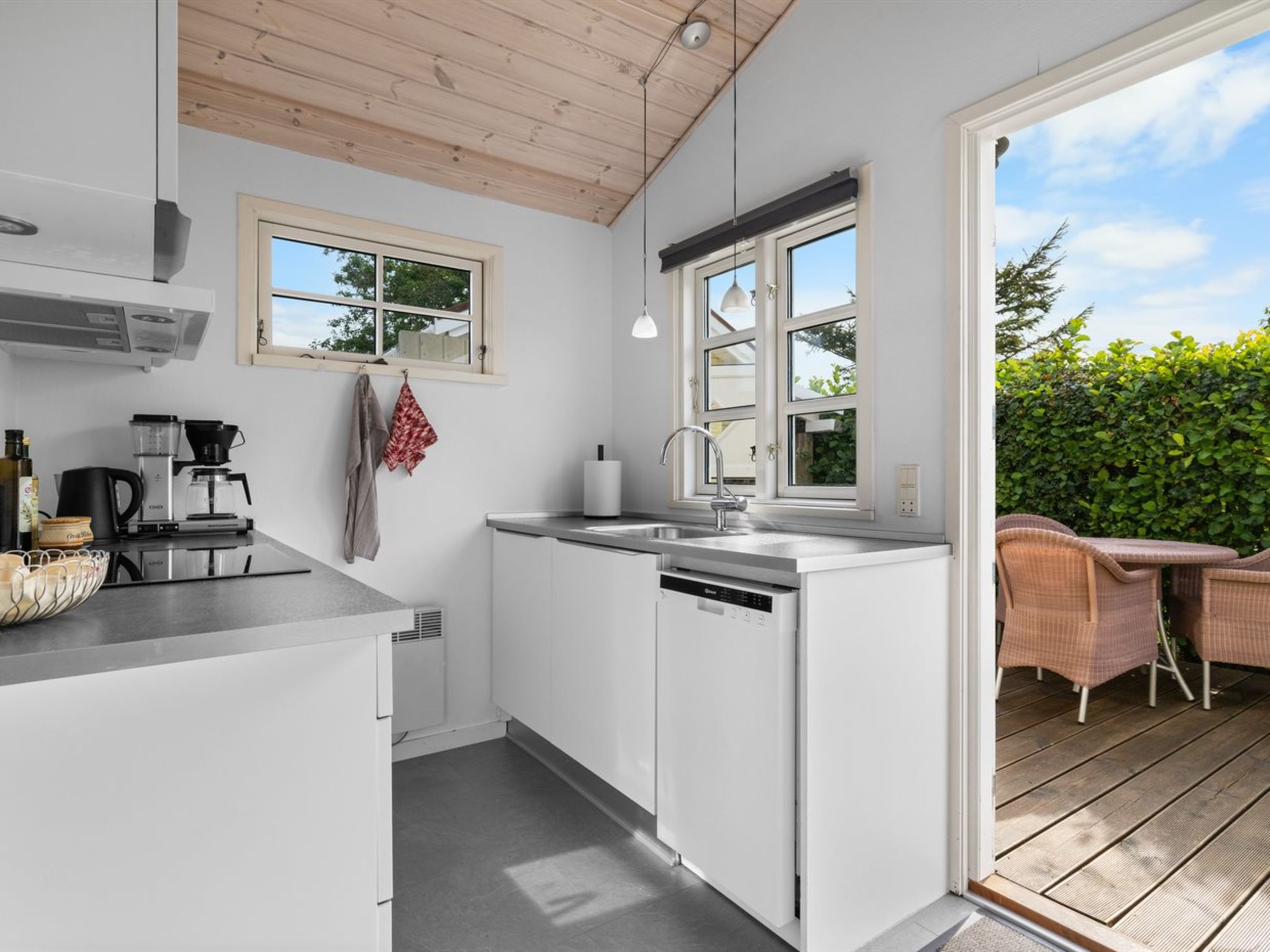 "Lenya" - 60m from the sea-Binnen