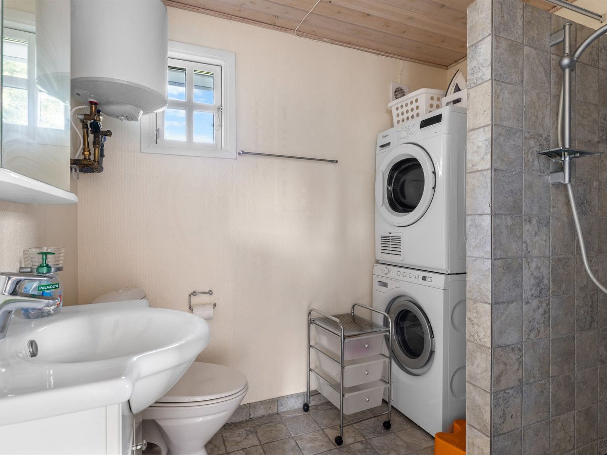 "Edeltraud" - 100m from the sea-Drinnen