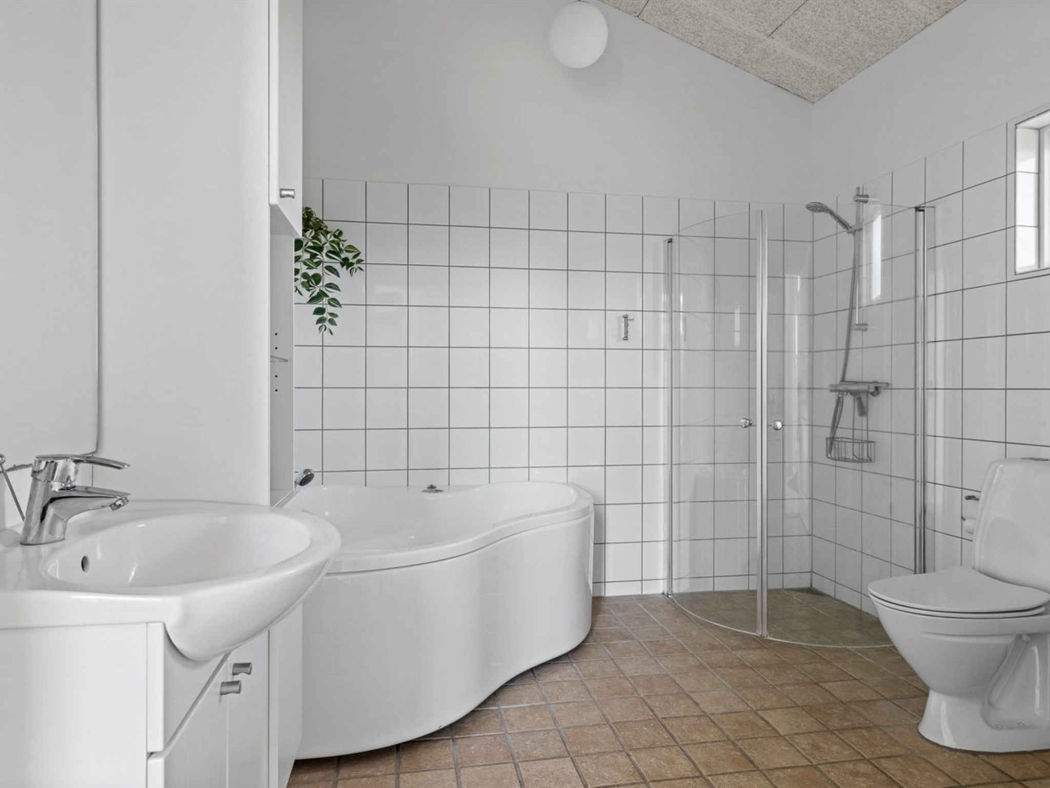 Photo of "Mildred" - 400m from the sea