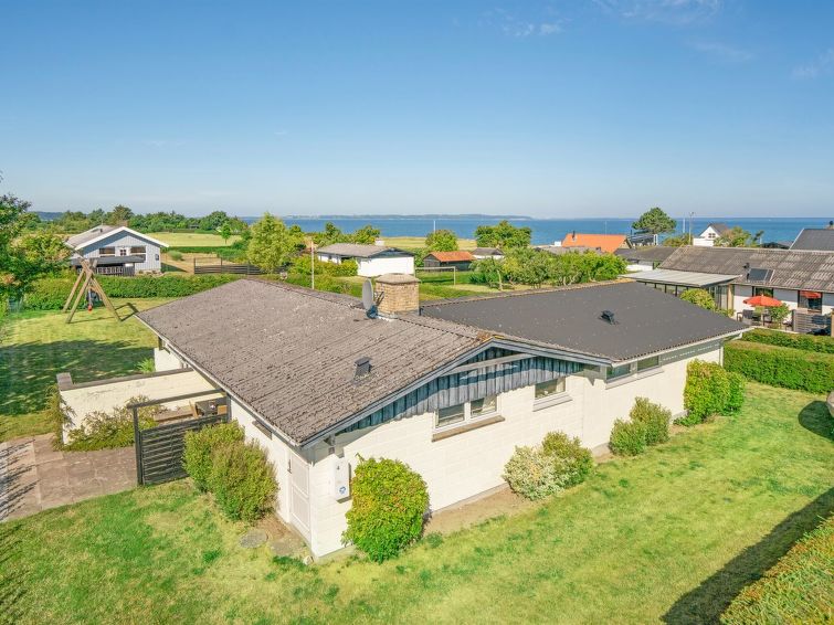 8-persoons vakantiehuis met open haard aan zee in Brenderup Fyn in Brenderup Fyn