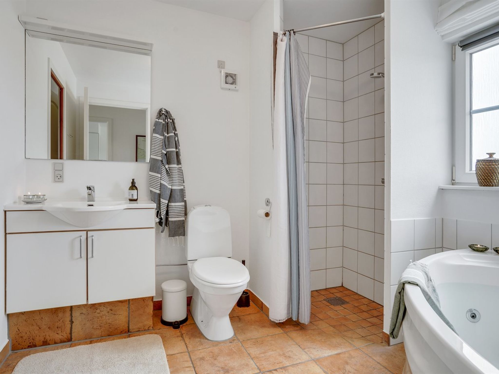 "Askan" - 200m from the sea - Drinnen