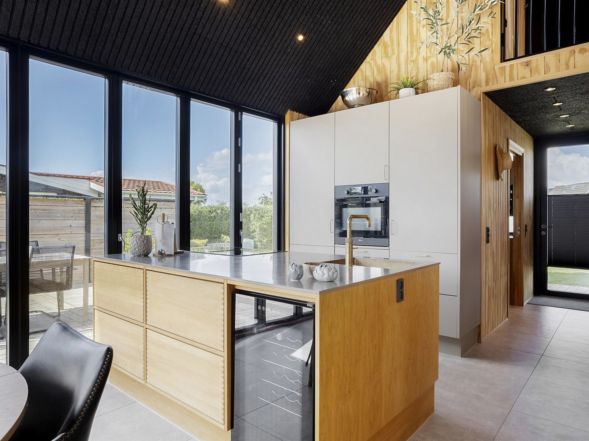 "Greta" - 125m from the sea-Drinnen