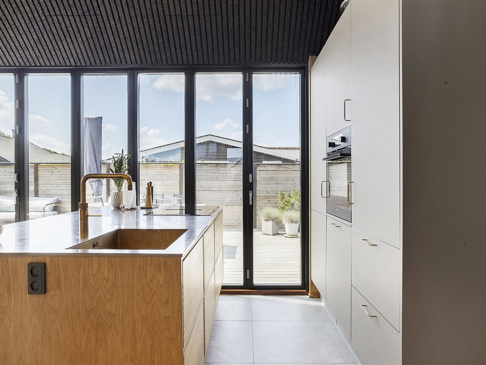 "Greta" - 125m from the sea-Drinnen