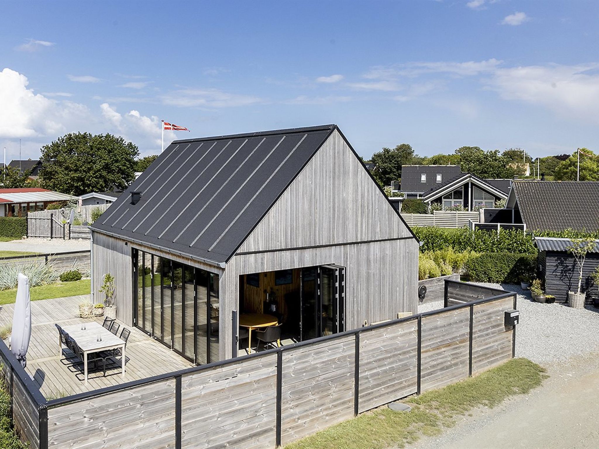 "Greta" - 125m from the sea-Draußen