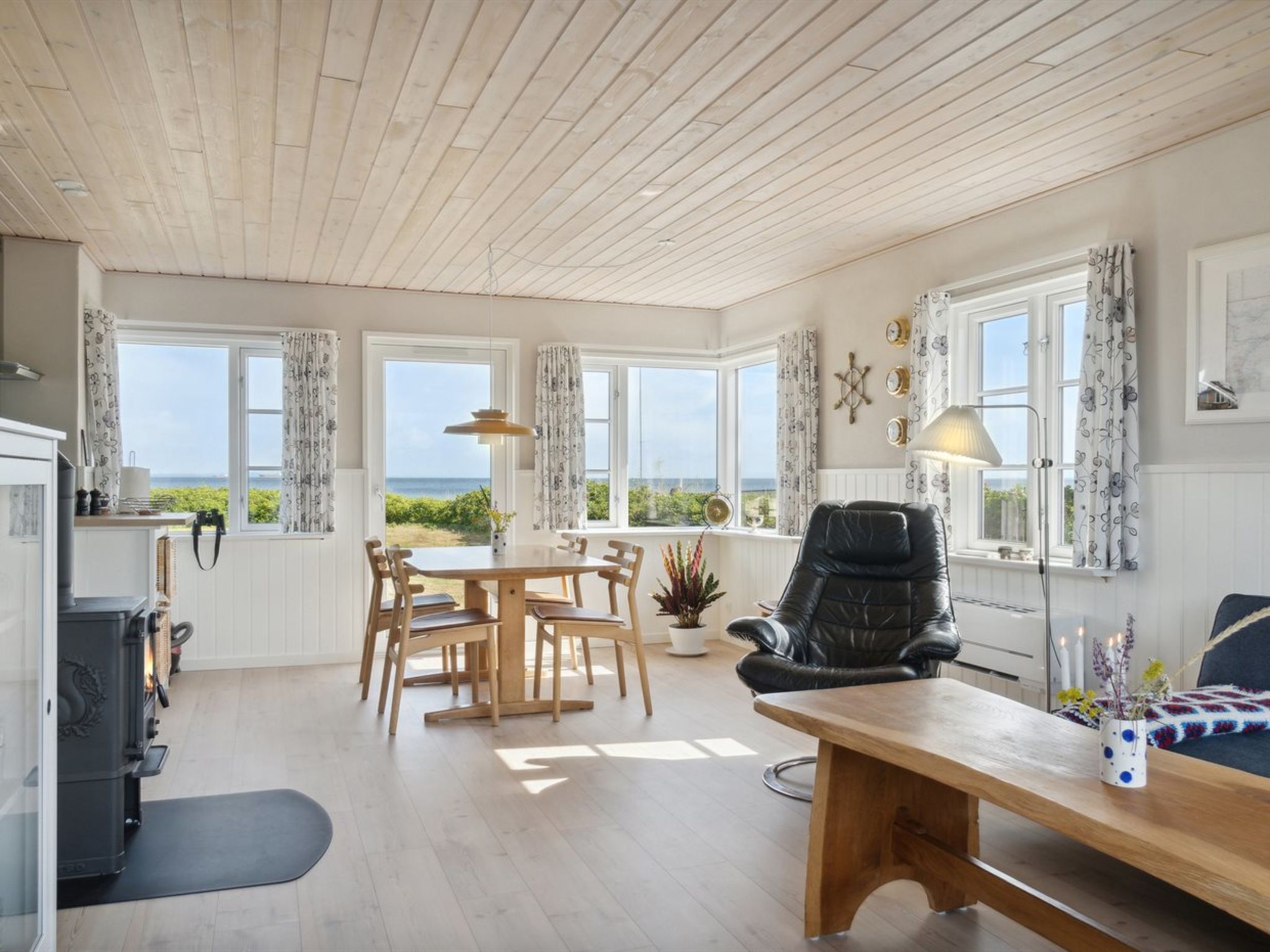 "Mirkka" - 50m from the sea - Binnen