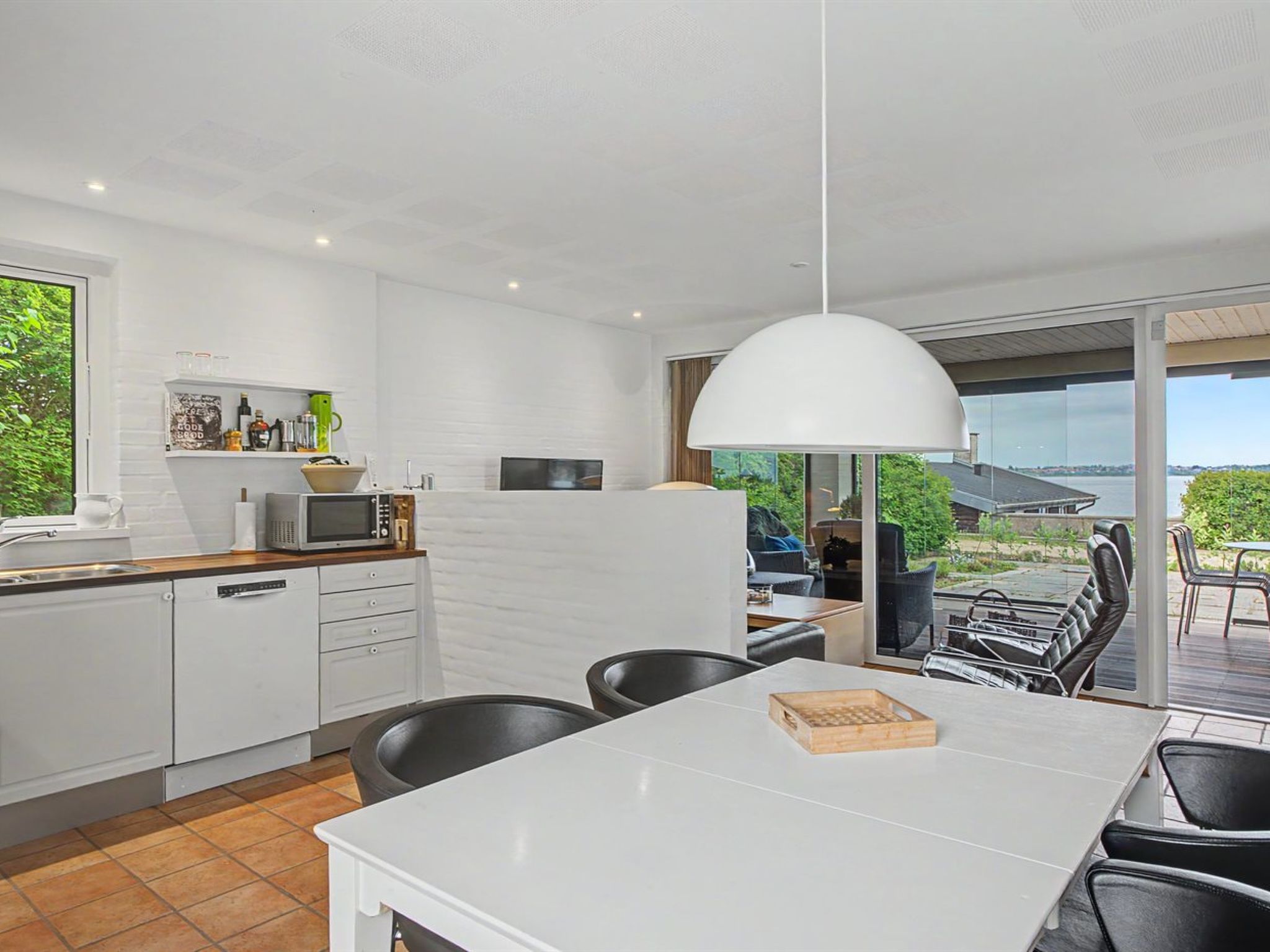 "Laila" - 50m from the sea - Binnen