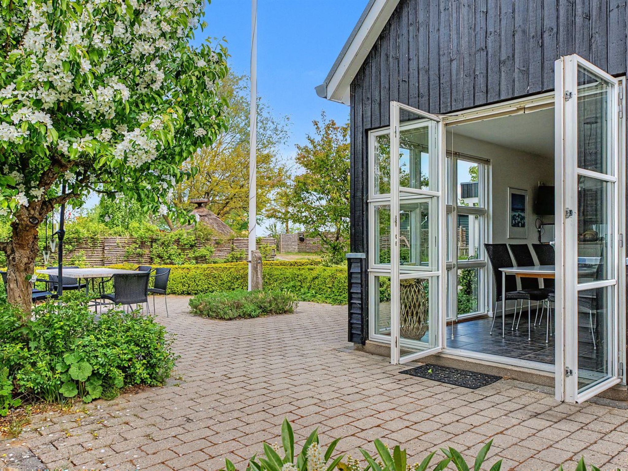 "Gullan" - 75m from the sea - Buiten