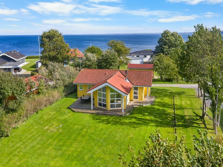 Aan zee: Ruim vakantiehuis in Middelfart met sauna en open haard in Middelfart