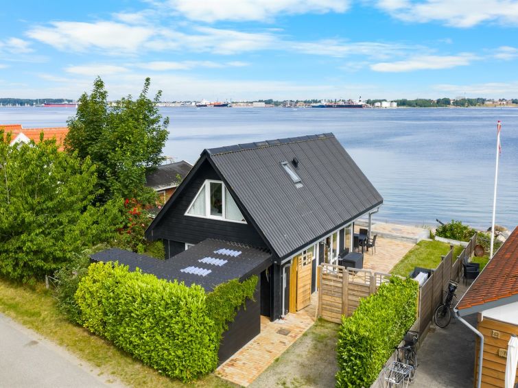 4-persoons vakantiehuis met whirlpool en zeezicht in Middelfart in Middelfart